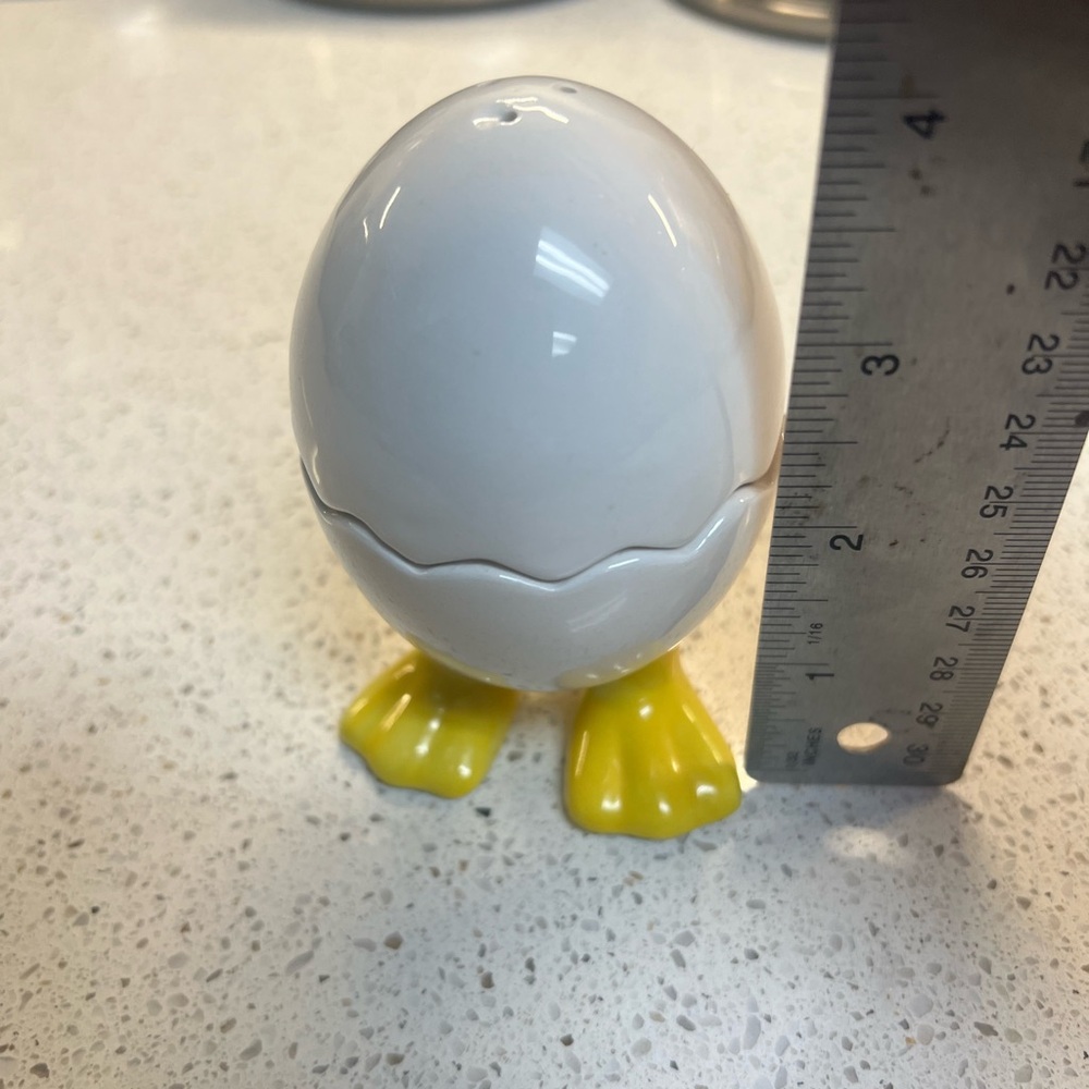 Ganz Vintage Porcelain Chicken Egg Salt & Pepper Shaker by Bella Casa
